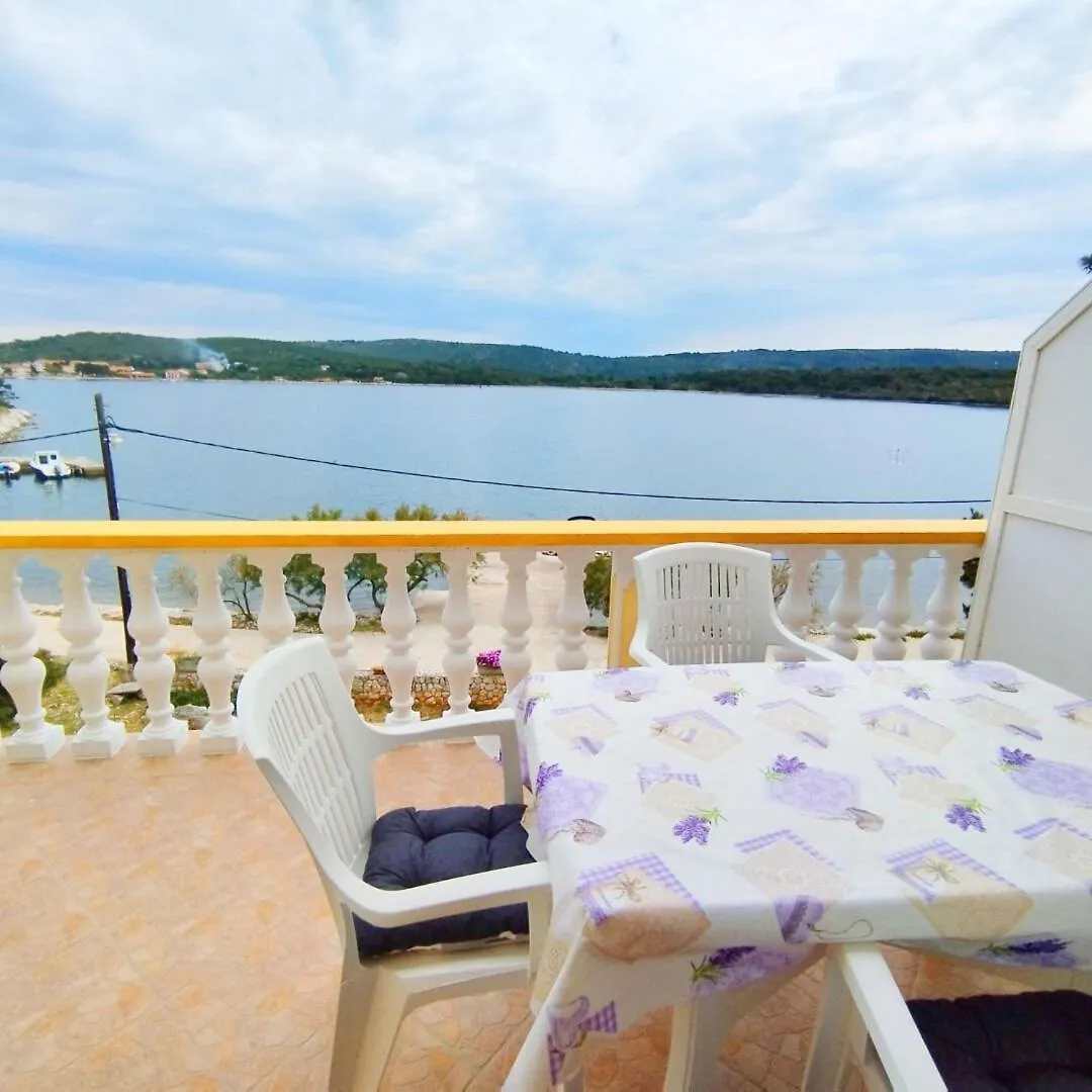 Apartments Josef Veli Rat
